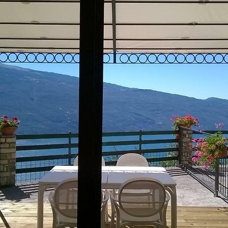 Casa Navla' Appartamenti "Ulivi"- "Fiori" -"Velieri"-"Luna"-"Nido"-"Taverna" Тіньяле Екстер'єр фото