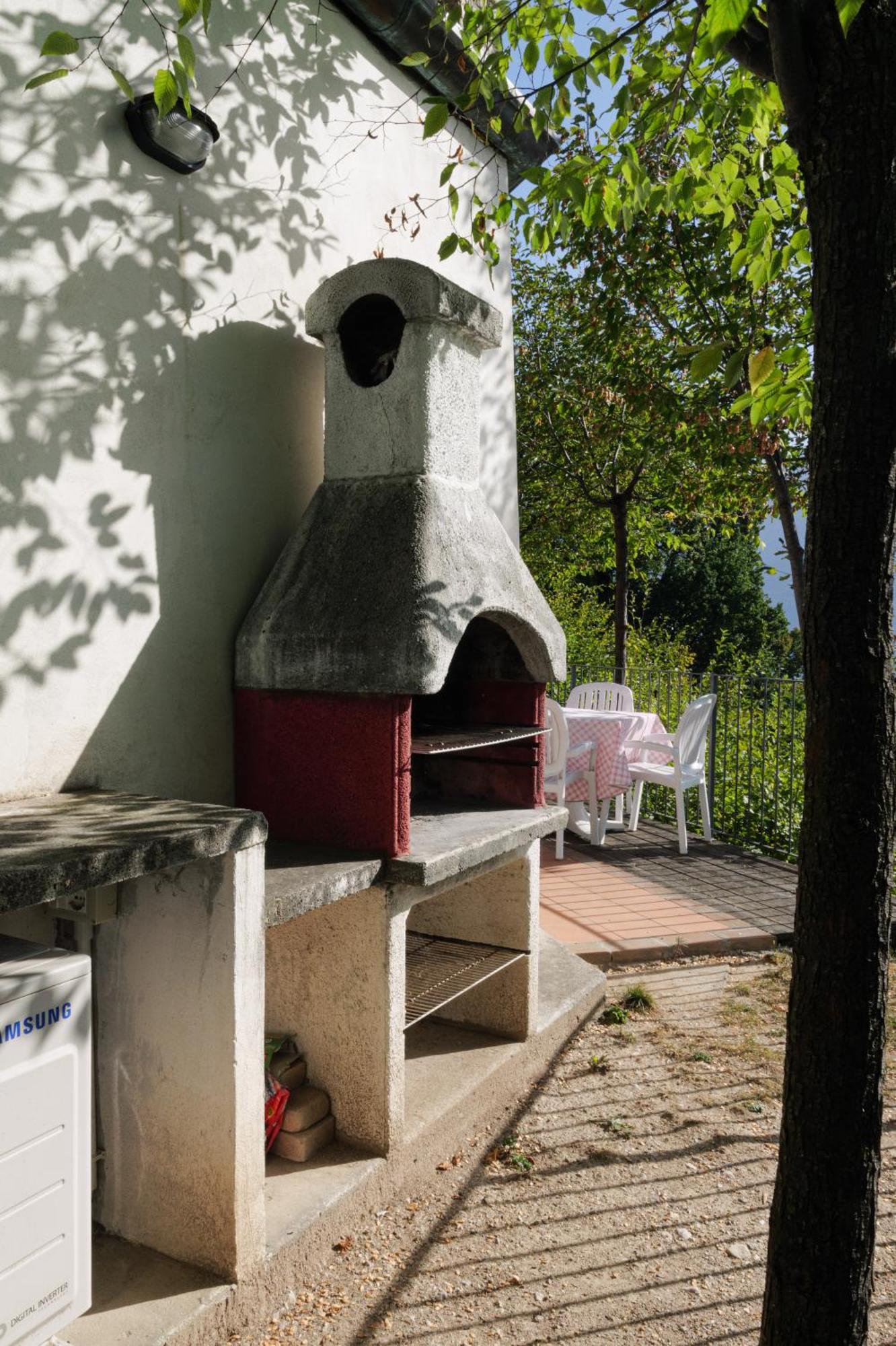 Casa Navla' Appartamenti "Ulivi"- "Fiori" -"Velieri"-"Luna"-"Nido"-"Taverna" Тіньяле Екстер'єр фото